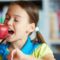 AZ EU idén is támogatja az iskolai gyümölcs-, zöldség- és tejosztást